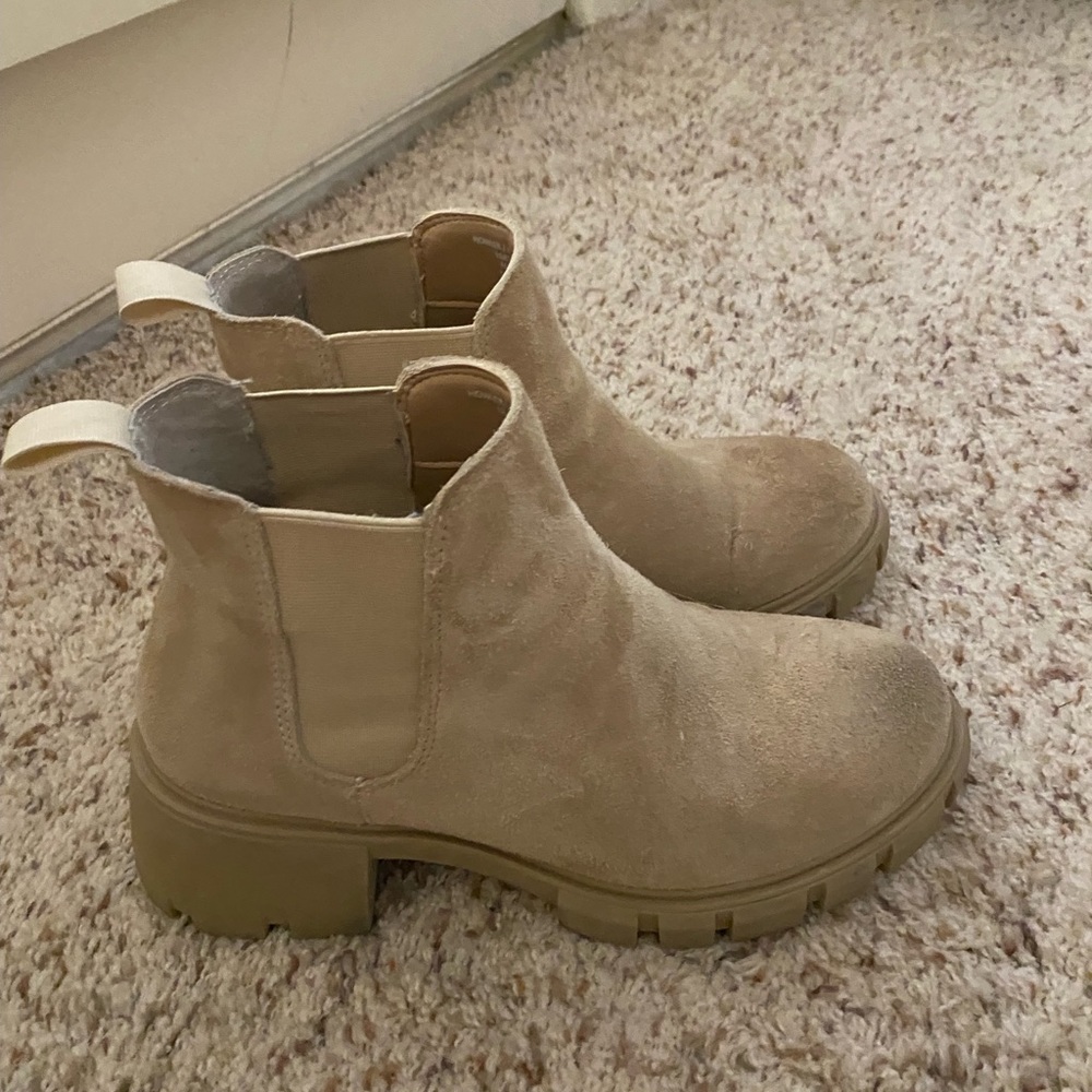 Steve Madden Howler Suede Lugged Chunky Block Heel Chelsea Booties